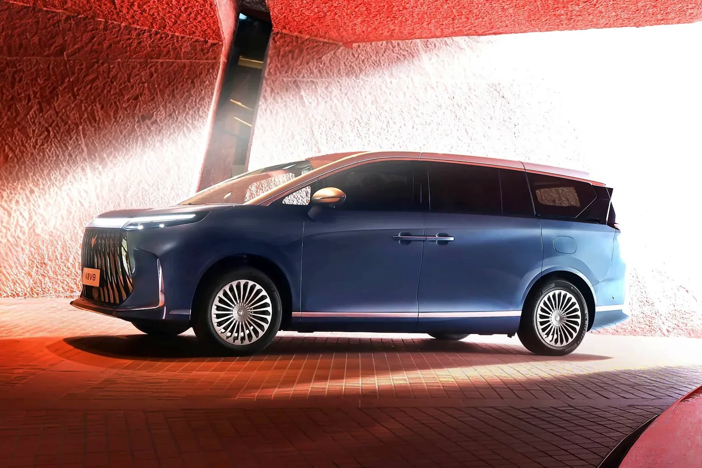 Arcfox Wendao V9: BAIC's Premium EREV MPV — photo 2