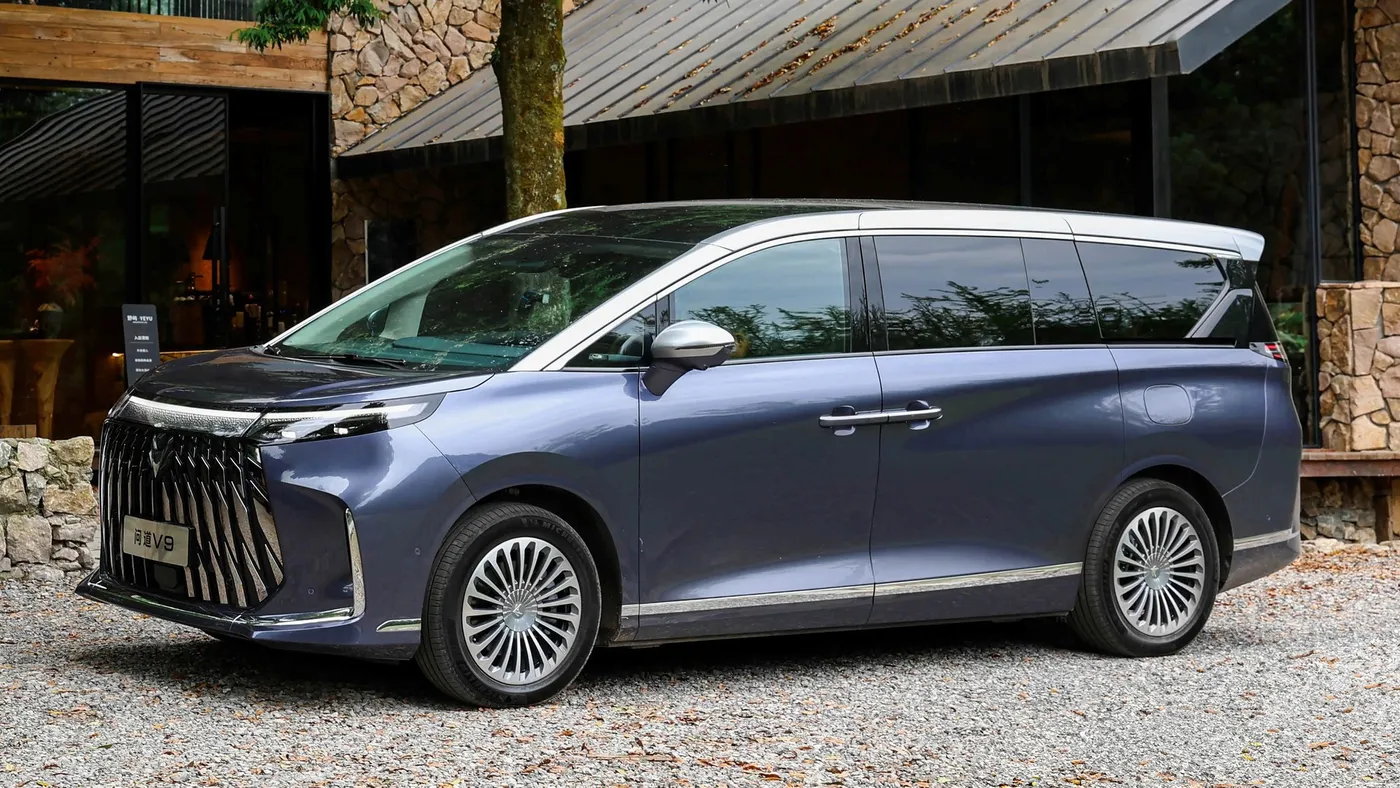 Arcfox Wendao V9: BAIC's Premium EREV MPV — photo 9