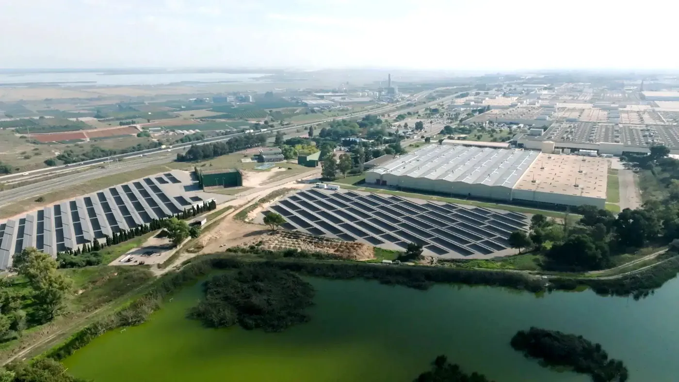 Geely Buys Ford's Almussafes Plant to Build EVs for Both Brands — photo 2