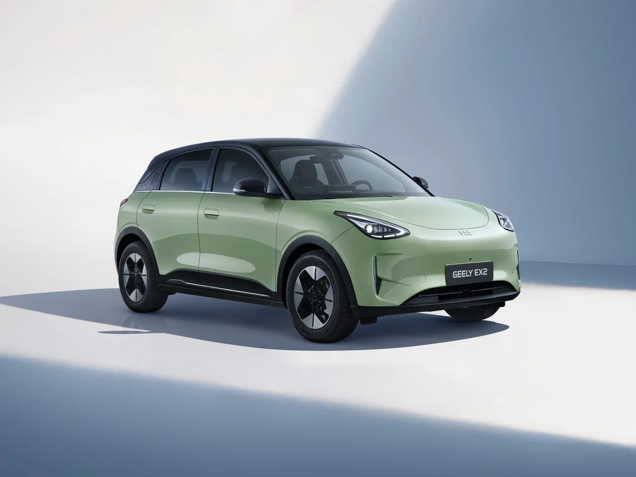 Geely Buys Ford's Almussafes Plant to Build EVs for Both Brands — photo 3