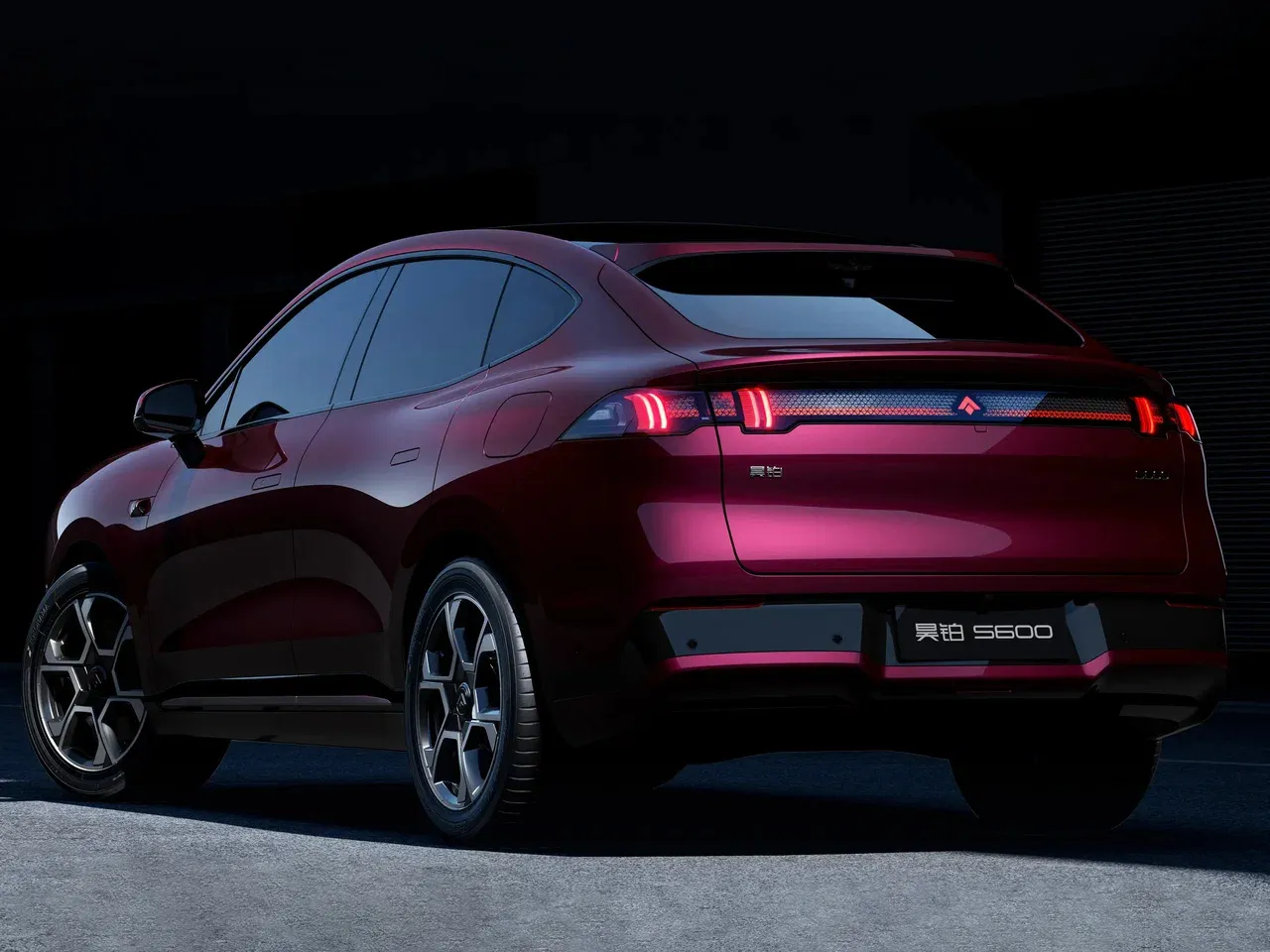 Hyptec S600: GAC's Premium Sedan with EREV and Pure EV Options — photo 9