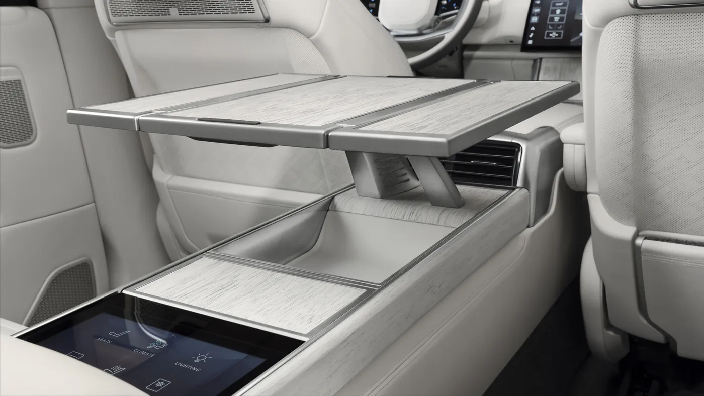 land-rover Range Rover SV Ultra — photo 14
